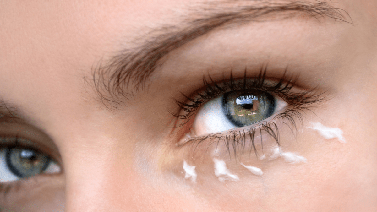 Augencreme gegen trockene Haut – die besten Tipps für die Verwendung