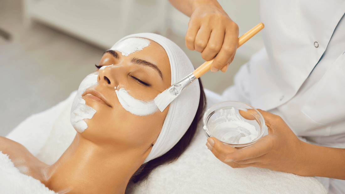 Behandlung mit Hyaluronsäure – mit dem Goldstandard gegen erste Zeichen der Hautalterung